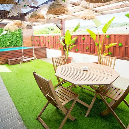 Encosta Do Uima - アパート *